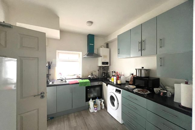 34, Colin Crescent, Colindale, London photo 5