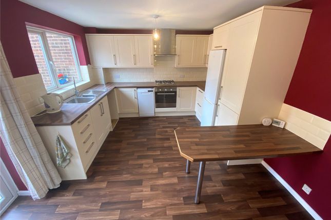 21, Kiln Close, Wimborne photo 3