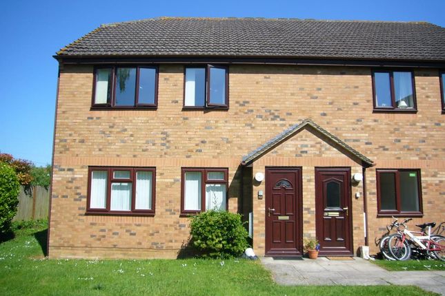 Thumbnail Flat to rent in The Larches, Carterton, Oxon