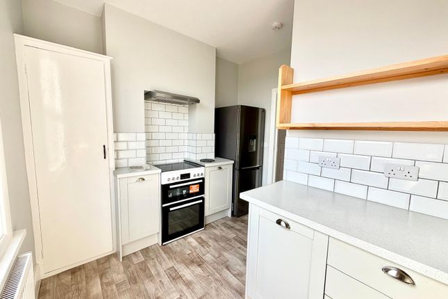 79 - 81,Flat 5, Westgate Bay Avenue, Westgate-on-sea photo 2