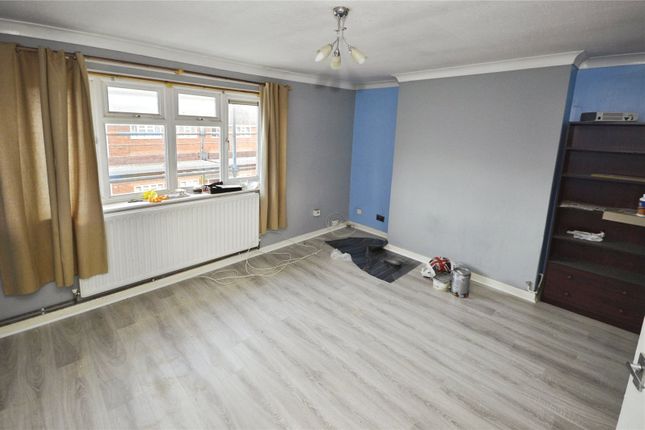 53, Lawnswood Avenue, Wolverhampton photo 2