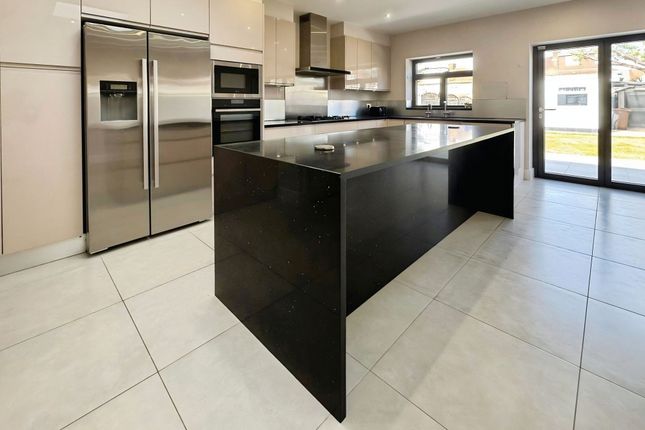 129 Streatfield Road, Harrow photo 2