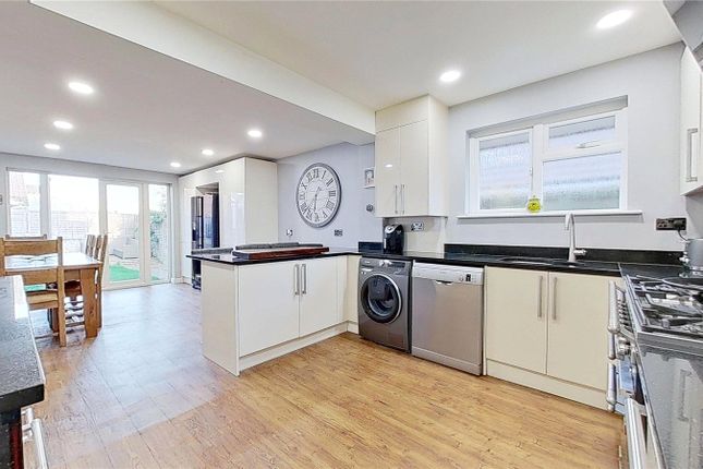 24, Greenoaks, West Sussex photo 3