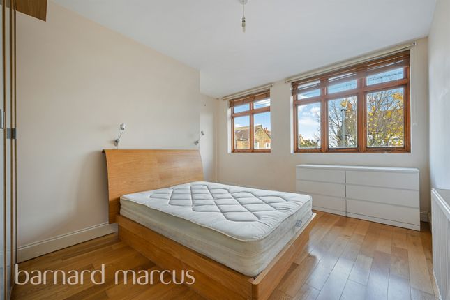 Flat B, 186, Crowborough Road, London photo 3
