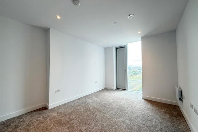 Flat 1305 Victoria Riverside, Crown View, 150 Dantzic Street, Manchester photo 3