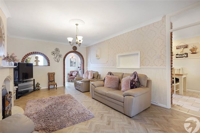 103, Beacon Drive, Dartford photo 4