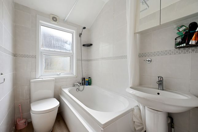 51 Francis Road, Watford photo 3
