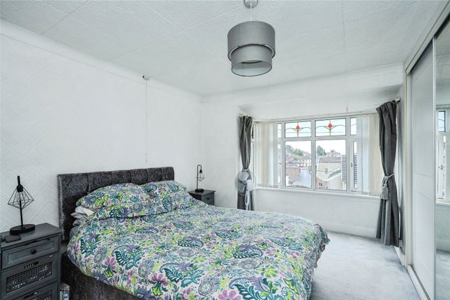 12, Hillside, Carmarthenshire photo 4