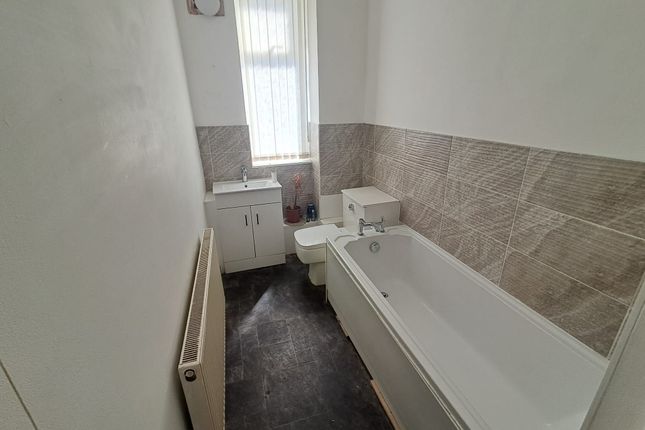 438 Hawthorne Road, Bootle photo 2