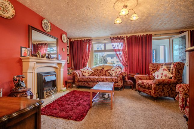 42, West Avenue, Caerphilly photo 4