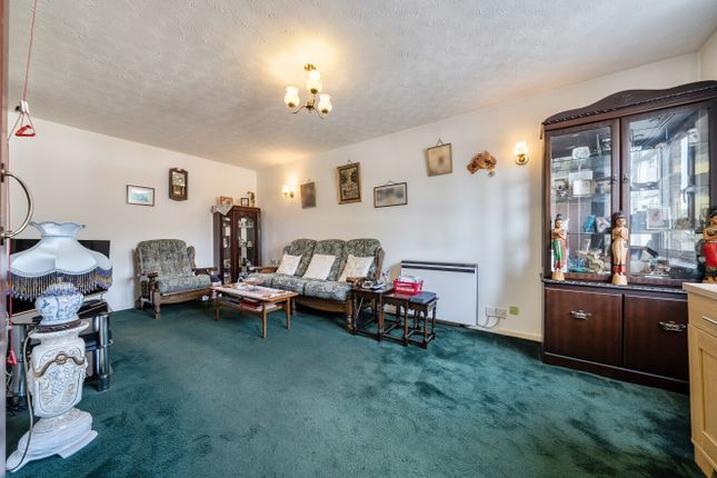 23 Glenrose Court, 55, Sidcup Hill, Sidcup photo 3