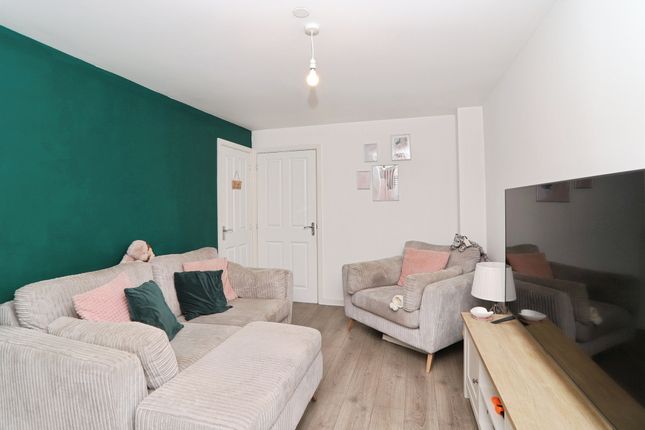 39, Heol Y Nant, Pontyclun photo 3