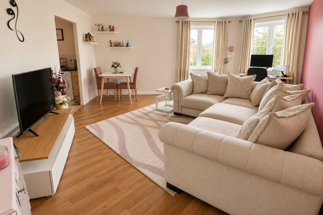 Flat 6 Clearwater House, 12, Swan Close, Swindon photo 2