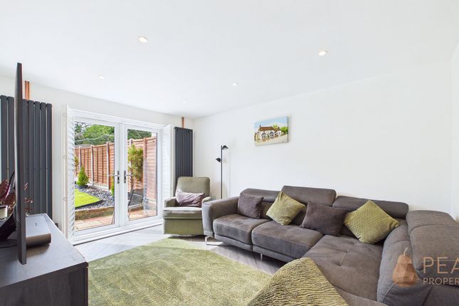 15 Steyning Close, Lancing photo 2