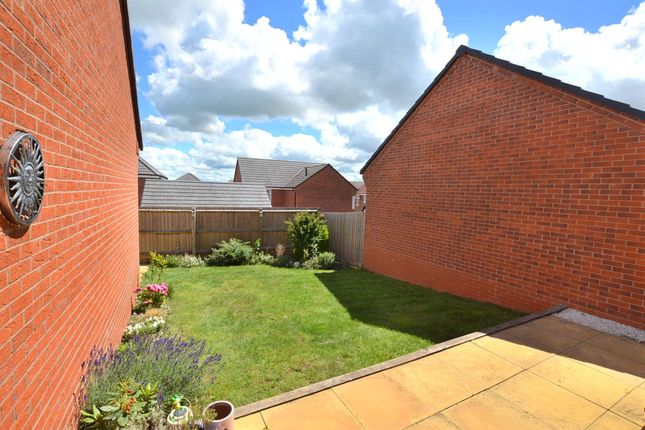 4 Burgess Close, Loughborough photo 3