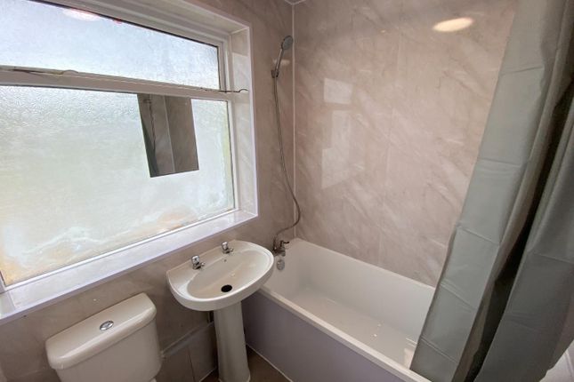 98, Meadfoot Road, Coventry photo 3