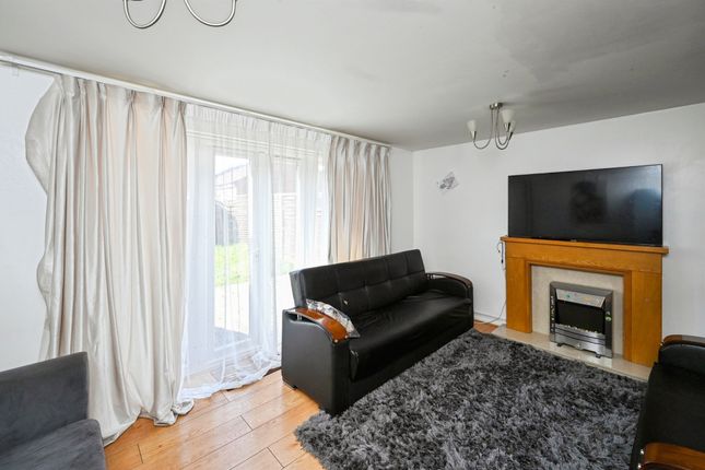 16, Potters Hollow, Nottingham photo 3