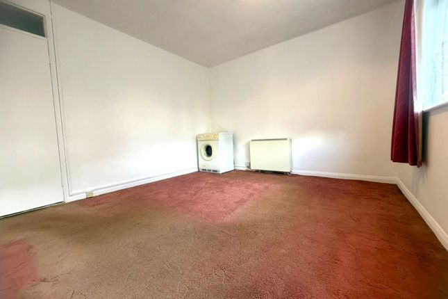 17 Snowdon Avenue, Blackburn photo 5