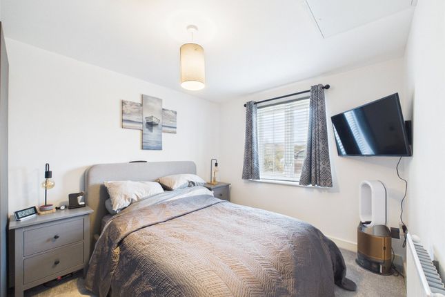 Flat 1, 18, Farmhouse Road, Gloucester photo 4