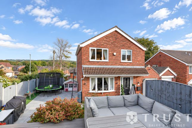 14 Kings Lea, Liversedge photo 2