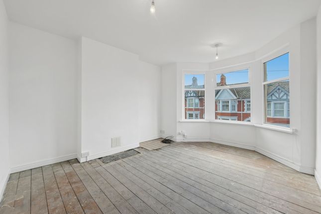 Flat 2, 33 Richmond Road, Newport photo 3
