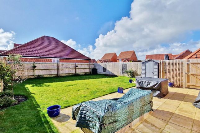12, Millet Road, Kirby Cross photo 4