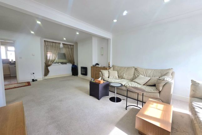 132, Weald Lane, Harrow photo 2
