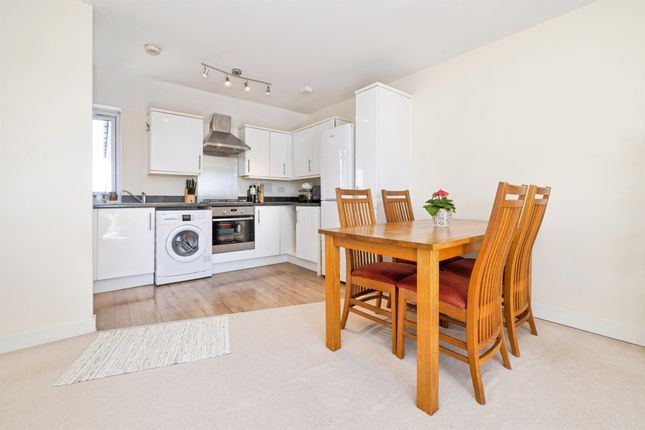 Flat 16, Warhol Court, 1, Baxter Road, Watford photo 3