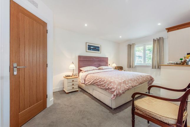 1, Driftstone Mews, London Road, Clanfield photo 4