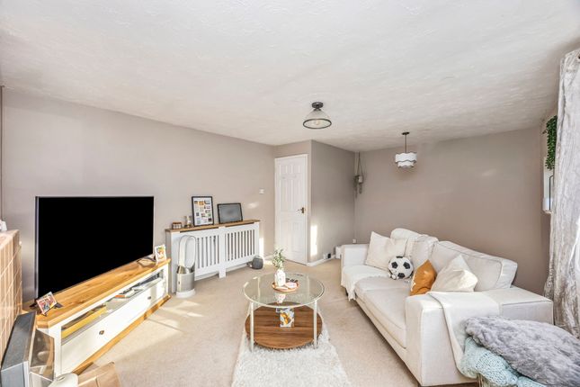 15 Jarvis Road, Arundel photo 5