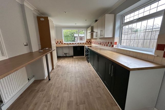 8, Holmes Close, Louth photo 3