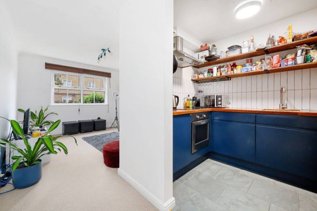 Thumbnail Flat for sale in Commercial Way, Peckham, London