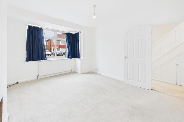 11, Braycourt Avenue, Walton-On-Thames photo 3