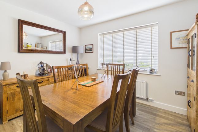17, Strathgray Road, Dundee photo 4