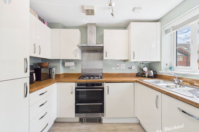 15 Kirkes Way, Aylesbury photo 4