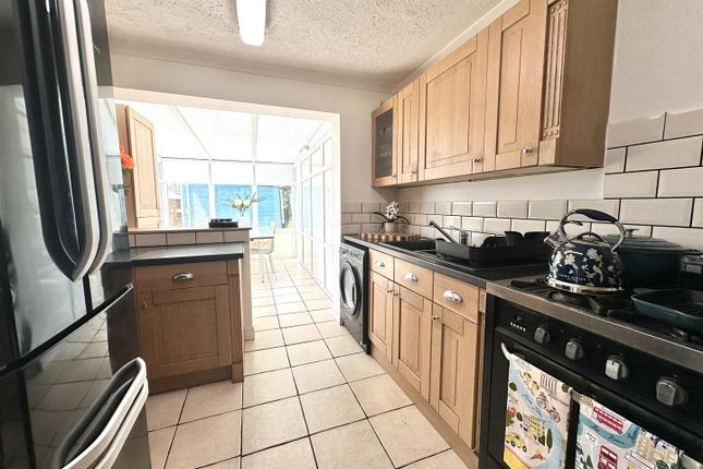 43, High View, Milton Keynes photo 3