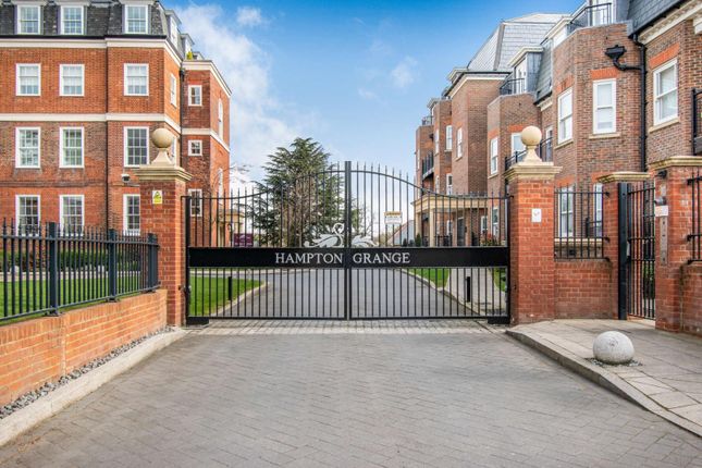 Flat to rent in Marian Gardens, Bromley