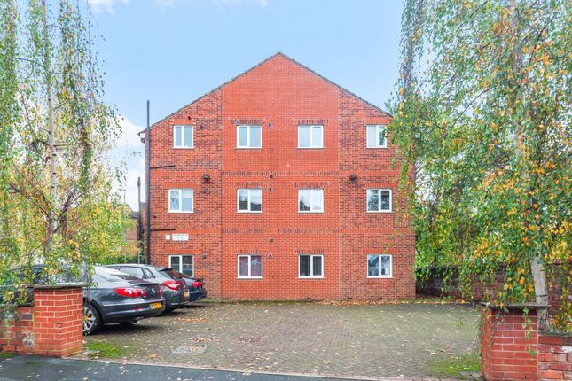 Thumbnail Flat to rent in Wheaton Avenue, Halton, Leeds