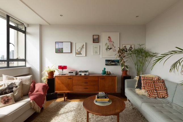 Flat 32, Keeling House Claredale Street, London photo 2