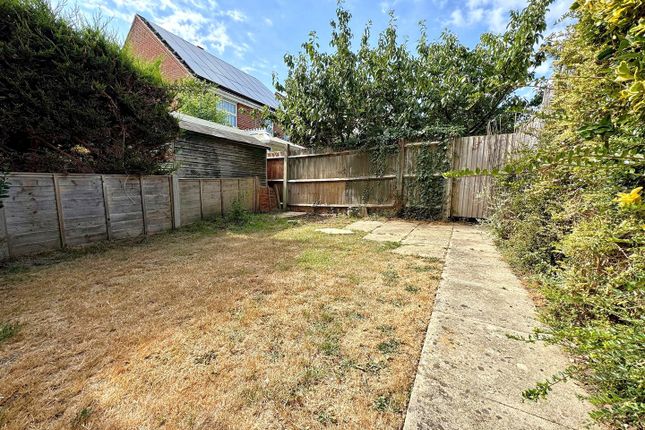 9, Saffron Way, Fareham photo 2