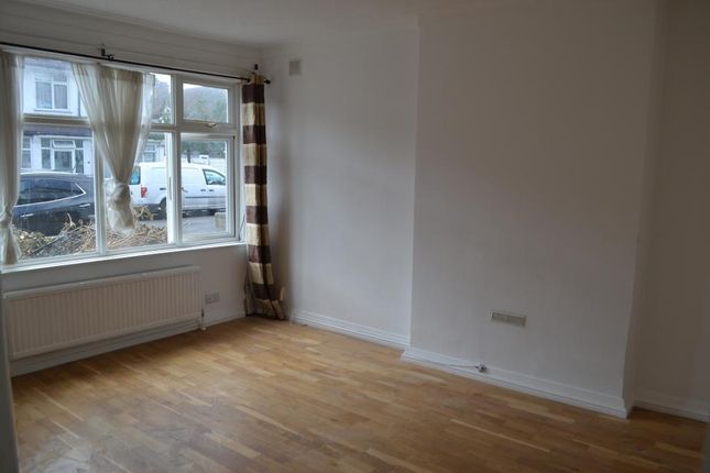 17, Warlingham Road, Thornton Heath photo 4