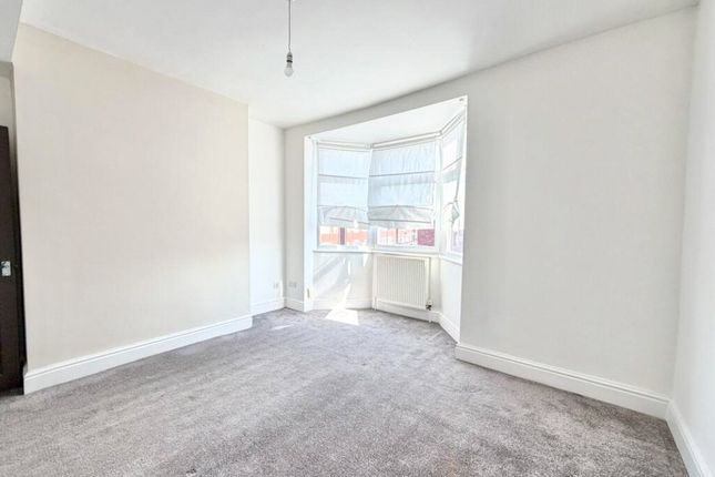 53, Bassett St,, London photo 2