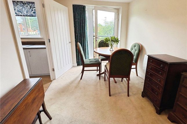 15 Glebe Court,, Abbotswood Common Road, Hampshire photo 4