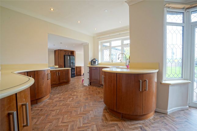 226, Doncaster Road, Rotherham photo 3