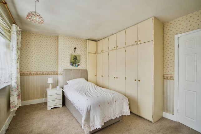 15, Eastbury Road, Essex photo 4