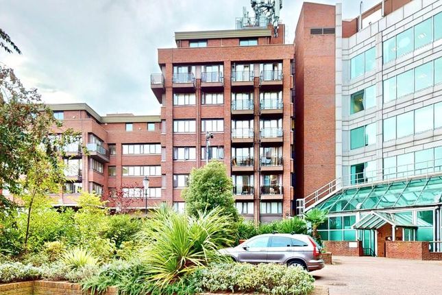 Thumbnail Flat for sale in 109 Earls Court Road, London