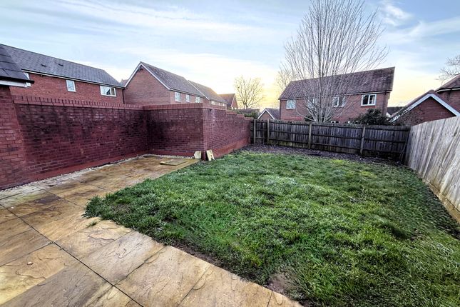 34, Homington Avenue, Swindon photo 3