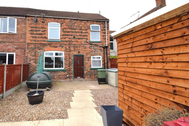 Thumbnail Semi-detached house to rent in High Street, Crowle, Scunthorpe