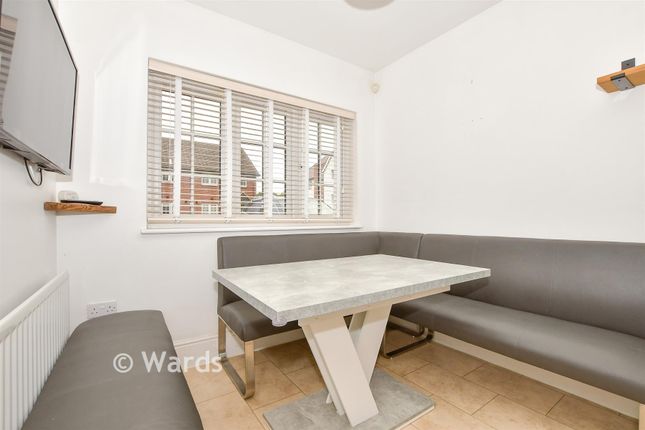 8, Eccles Close, Aylesford photo 4
