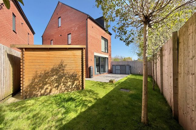 13, Heaton Grove, Stockport photo 2